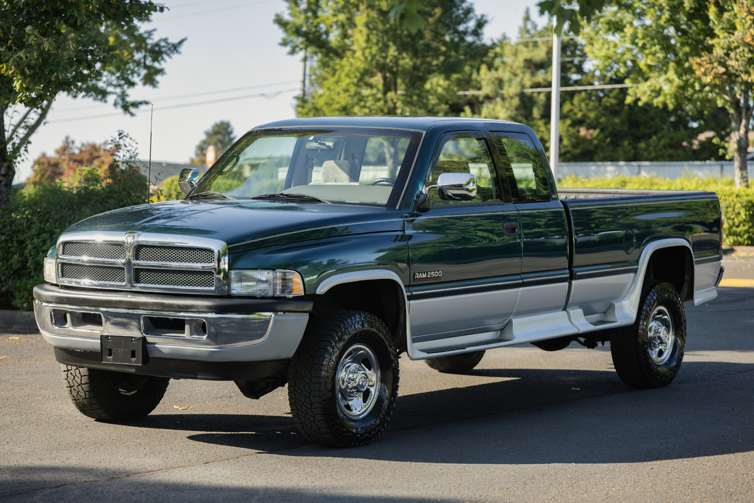 Dodge Ram 2500 HD SLT Laramie Club Cab 4x4